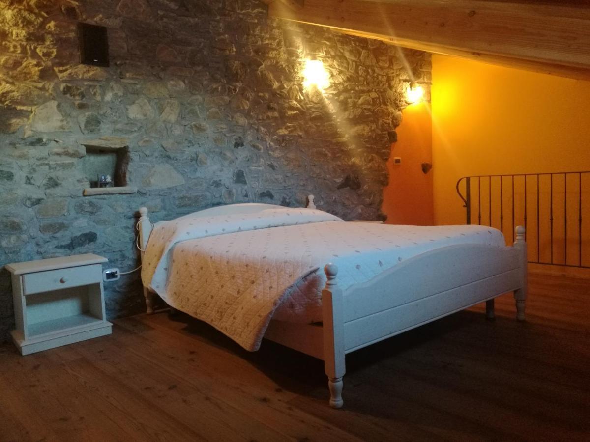 B&B La Maison D' Amelie Camere E Appartamenti Fenis Dış mekan fotoğraf