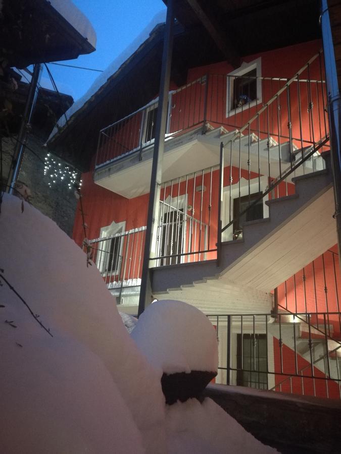 B&B La Maison D' Amelie Camere E Appartamenti Fenis Dış mekan fotoğraf