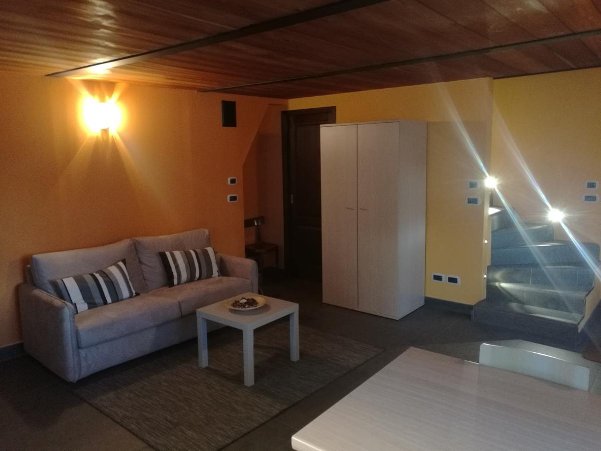 B&B La Maison D' Amelie Camere E Appartamenti Fenis Dış mekan fotoğraf