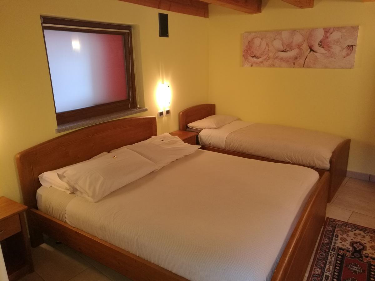 B&B La Maison D' Amelie Camere E Appartamenti Fenis Dış mekan fotoğraf