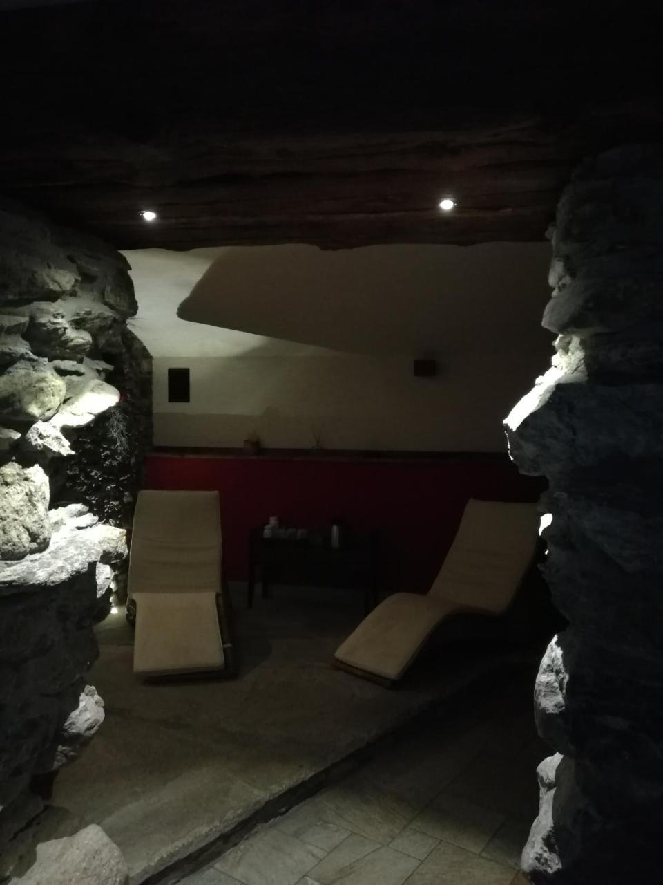 B&B La Maison D' Amelie Camere E Appartamenti Fenis Dış mekan fotoğraf