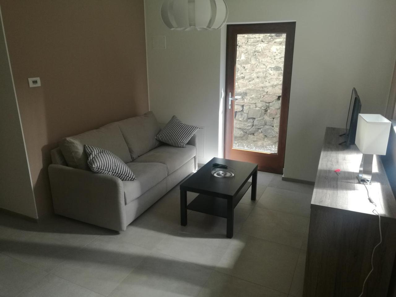 B&B La Maison D' Amelie Camere E Appartamenti Fenis Dış mekan fotoğraf