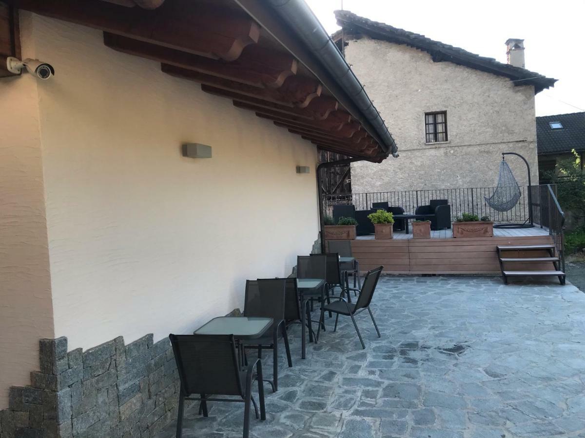 B&B La Maison D' Amelie Camere E Appartamenti Fenis Dış mekan fotoğraf